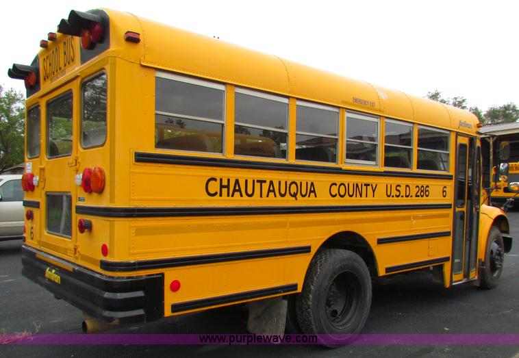 image for item E8090 1996 International 3800 school bus