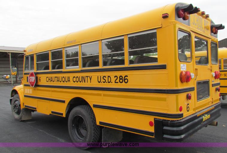 image for item E8090 1996 International 3800 school bus