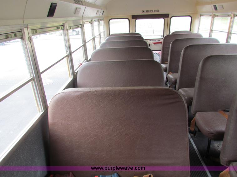 image for item E8090 1996 International 3800 school bus