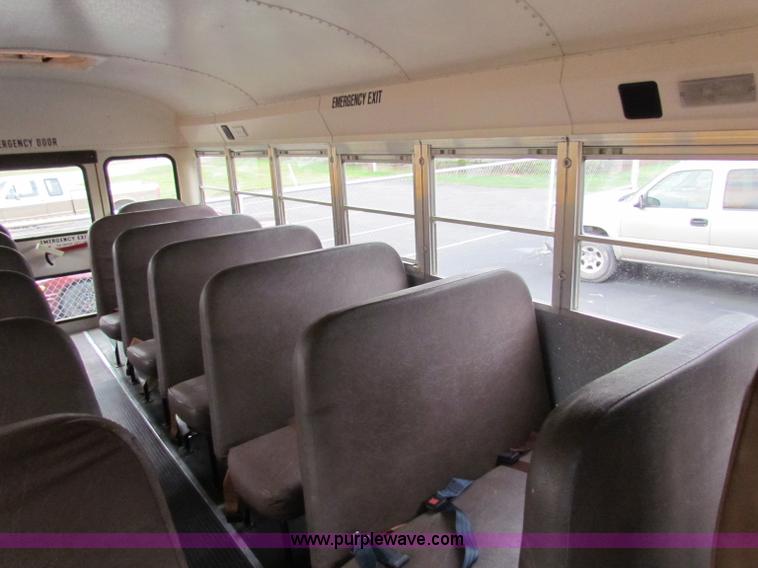 image for item E8090 1996 International 3800 school bus
