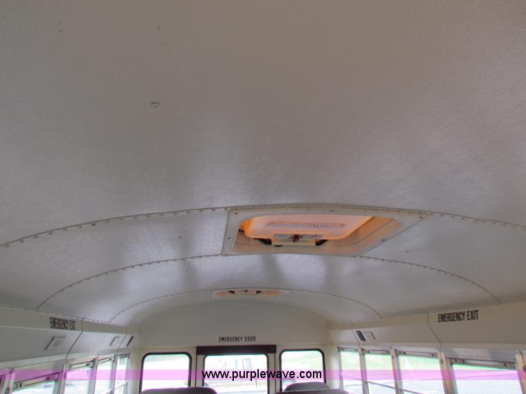 image for item E8090 1996 International 3800 school bus
