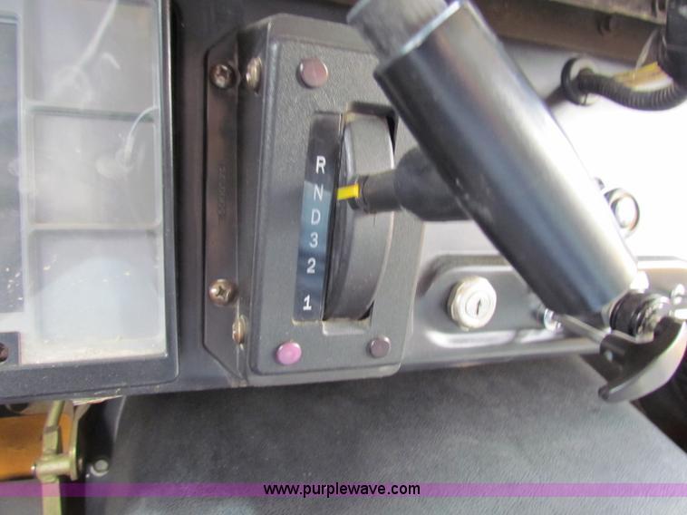 image for item E8090 1996 International 3800 school bus