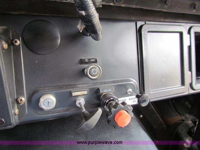 image for item E8090 1996 International 3800 school bus