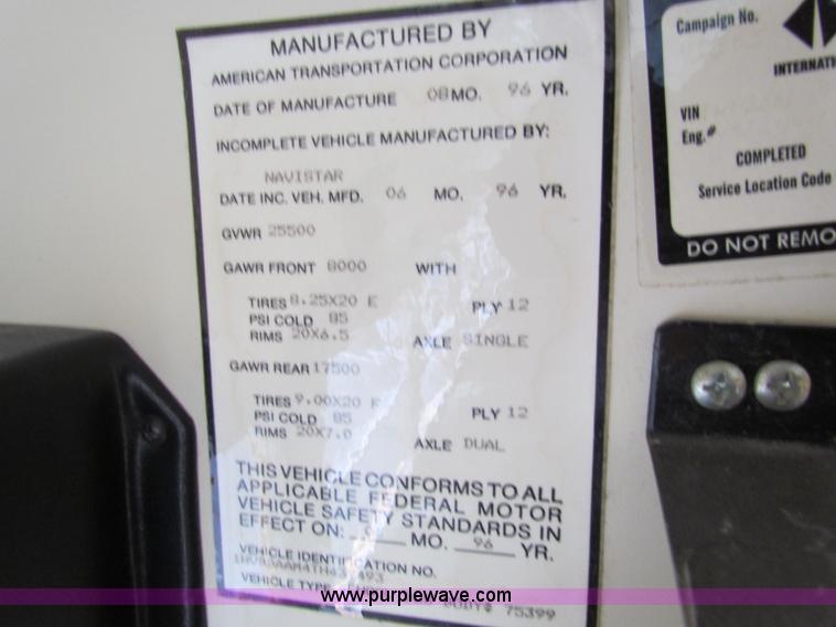 image for item E8090 1996 International 3800 school bus