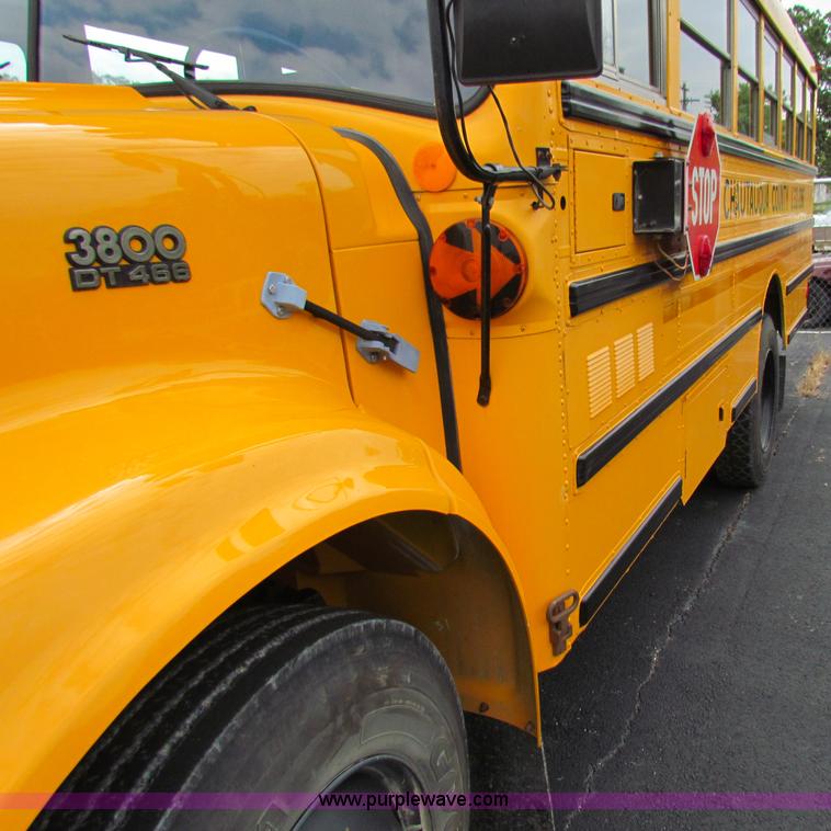 image for item E8090 1996 International 3800 school bus