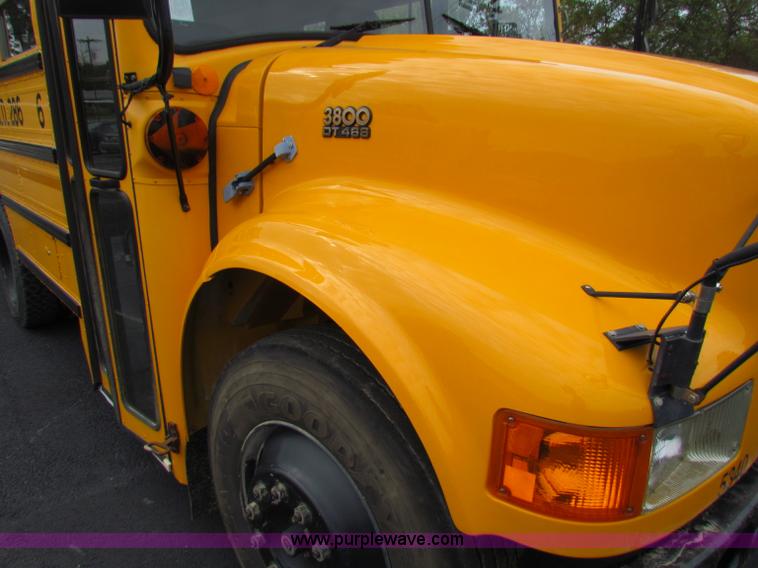 image for item E8090 1996 International 3800 school bus