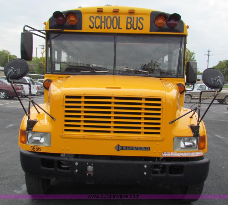 image for item E8091 1997 International 3800 school bus