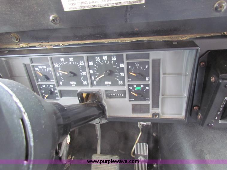 image for item E8091 1997 International 3800 school bus