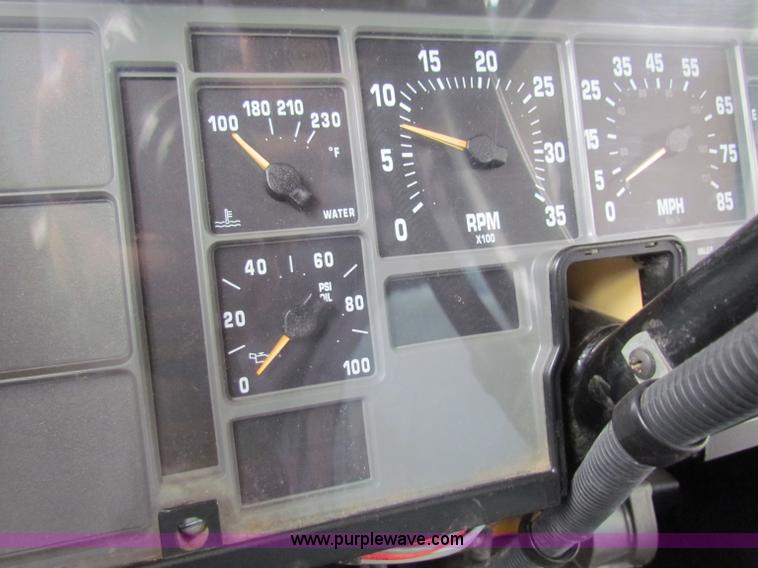 image for item E8091 1997 International 3800 school bus