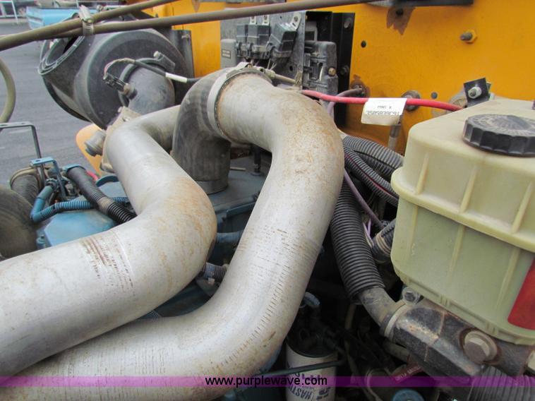 image for item E8091 1997 International 3800 school bus