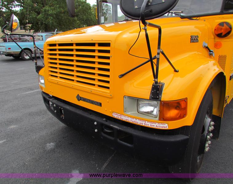 image for item E8091 1997 International 3800 school bus