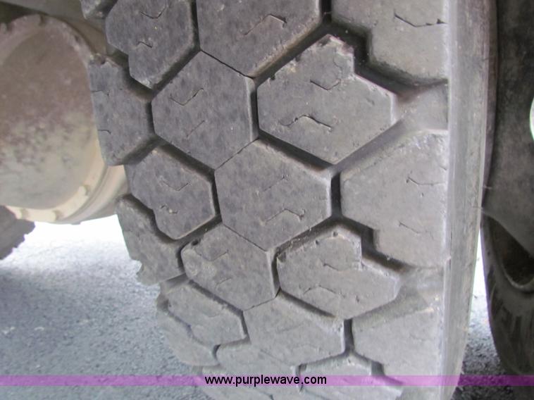 image for item E8091 1997 International 3800 school bus