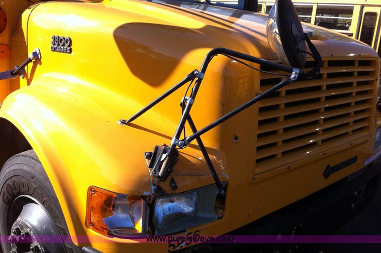 image for item E8091 1997 International 3800 school bus