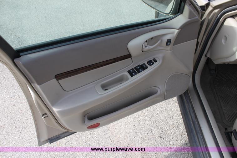 image for item E8130 2005 Chevrolet Impala