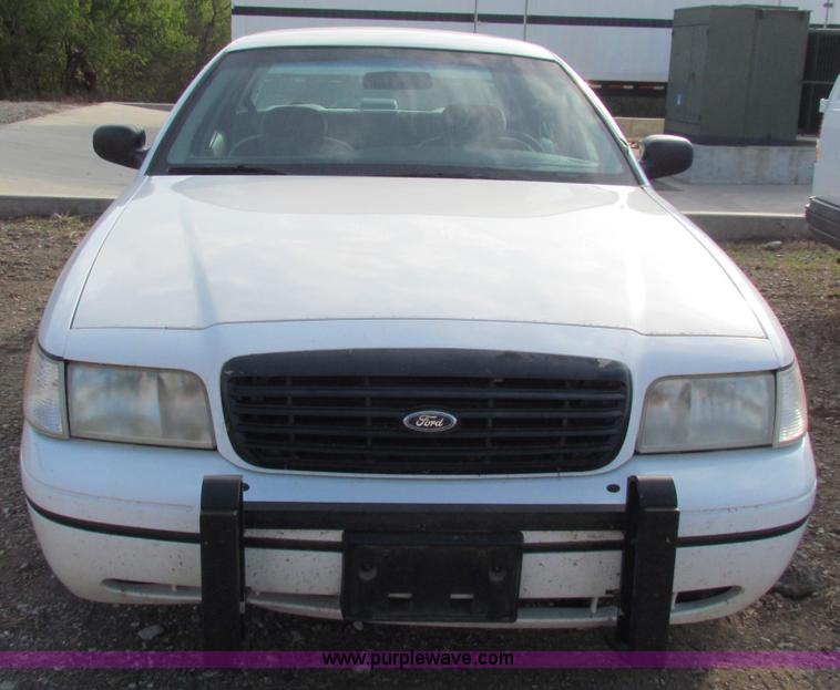 image for item E8131 2000 Ford Crown Victoria Police Interceptor
