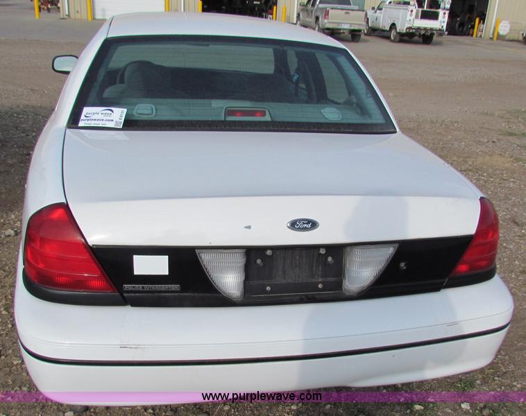 image for item E8131 2000 Ford Crown Victoria Police Interceptor