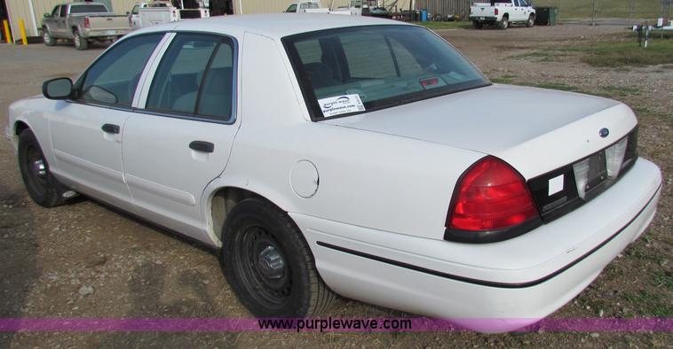 image for item E8131 2000 Ford Crown Victoria Police Interceptor