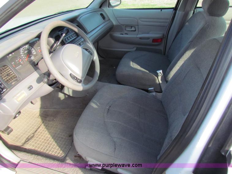 image for item E8131 2000 Ford Crown Victoria Police Interceptor