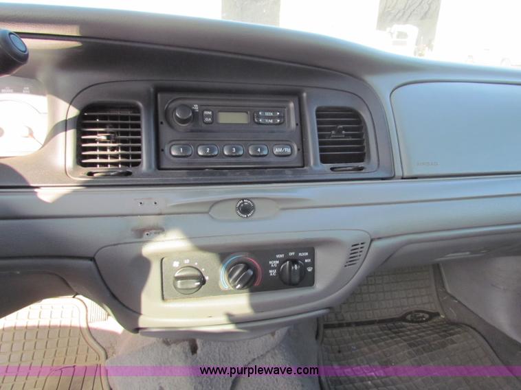 image for item E8131 2000 Ford Crown Victoria Police Interceptor