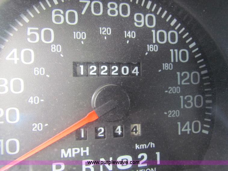 image for item E8131 2000 Ford Crown Victoria Police Interceptor