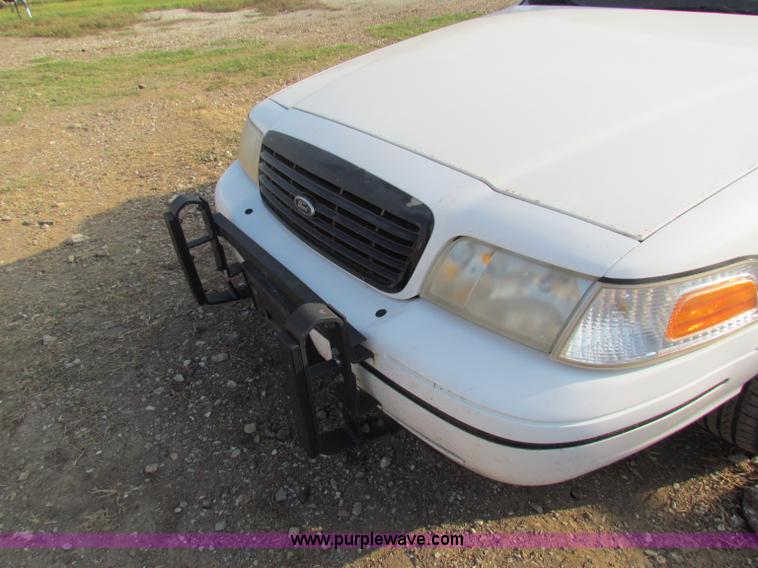 image for item E8131 2000 Ford Crown Victoria Police Interceptor