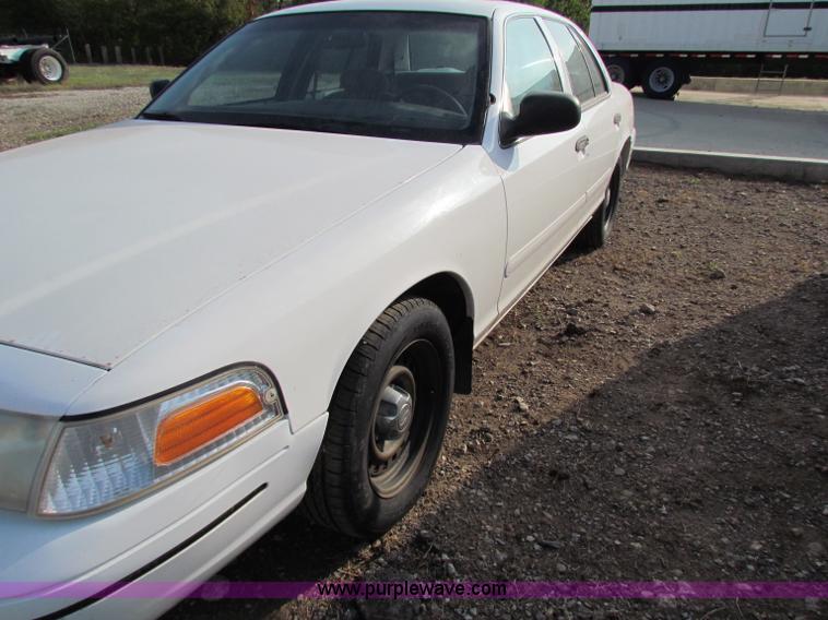 image for item E8131 2000 Ford Crown Victoria Police Interceptor