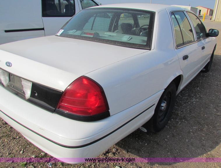 image for item E8131 2000 Ford Crown Victoria Police Interceptor