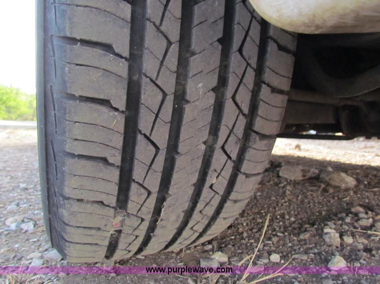 image for item E8131 2000 Ford Crown Victoria Police Interceptor