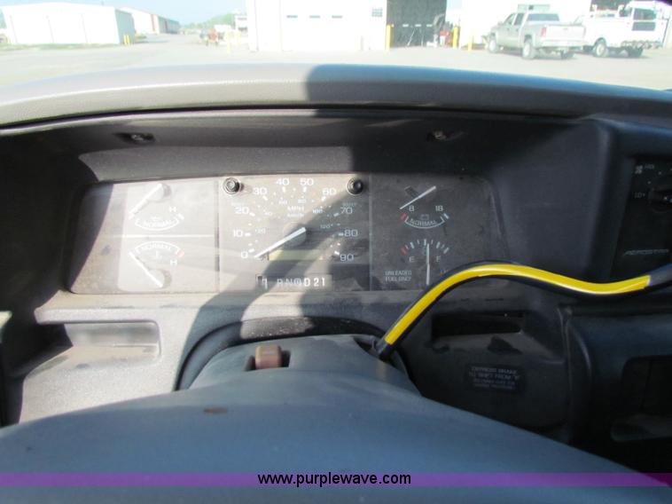 image for item E8132 1994 Ford Aerostar cargo van