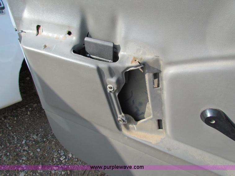 image for item E8132 1994 Ford Aerostar cargo van