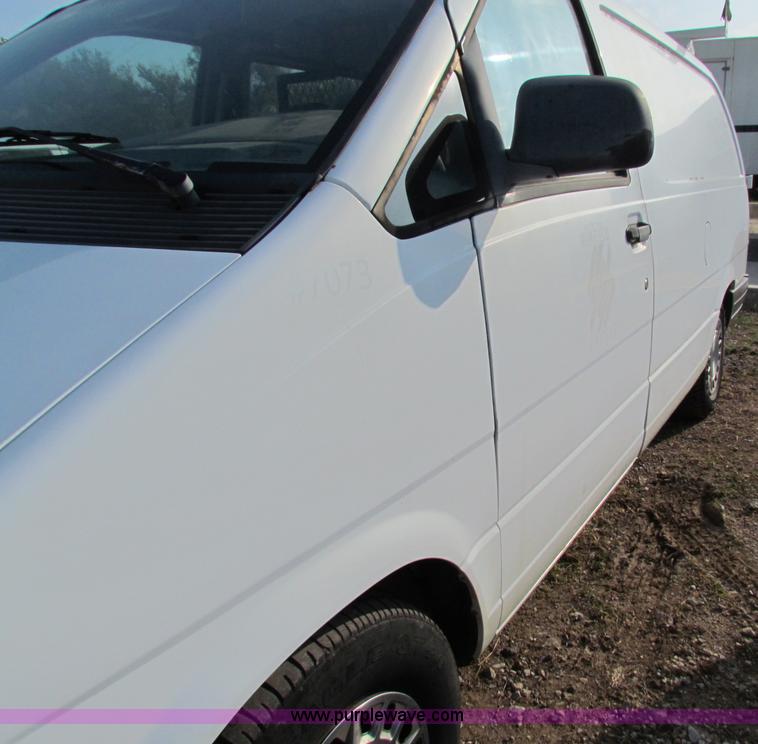 image for item E8132 1994 Ford Aerostar cargo van