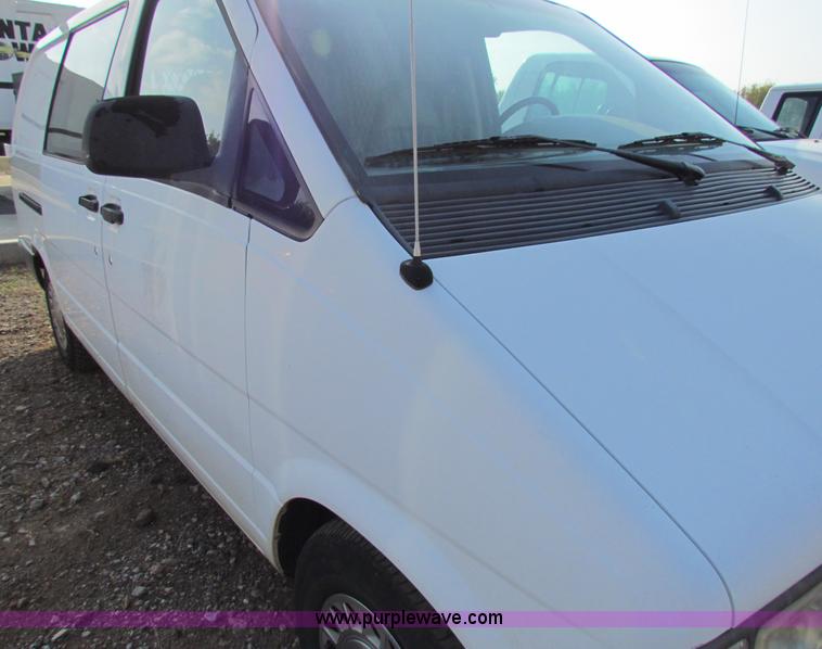 image for item E8132 1994 Ford Aerostar cargo van