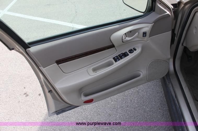 image for item E8133 2005 Chevrolet Impala