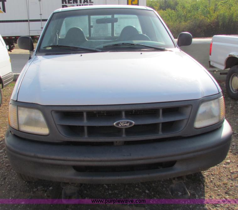 image for item E8134 1998 Ford F150 pickup truck cab and chassis