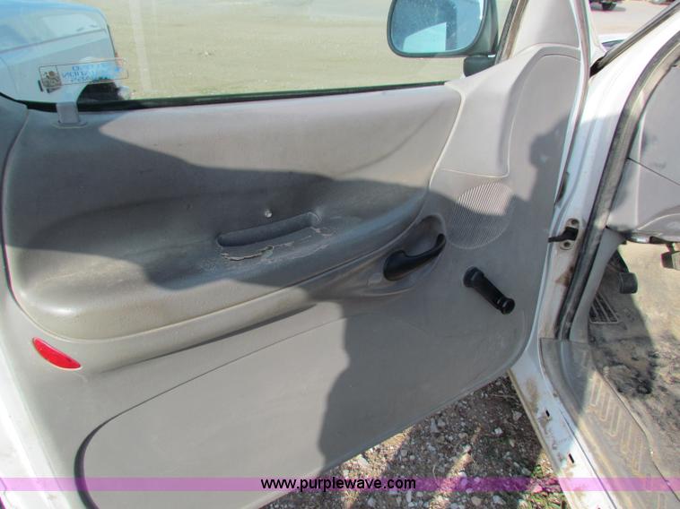 image for item E8134 1998 Ford F150 pickup truck cab and chassis