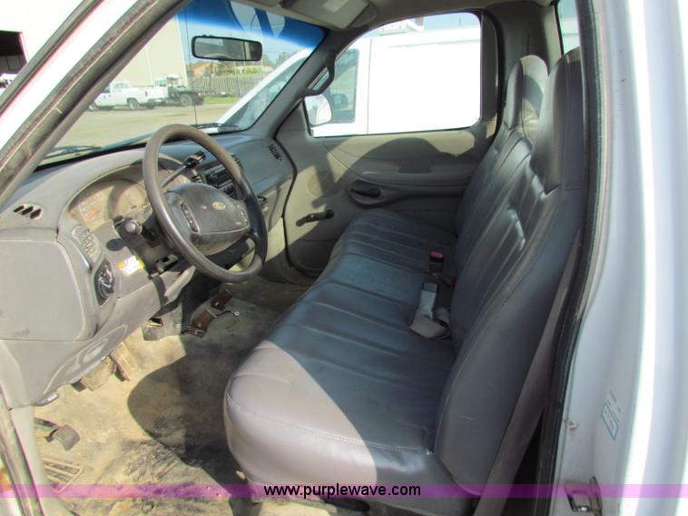 image for item E8134 1998 Ford F150 pickup truck cab and chassis