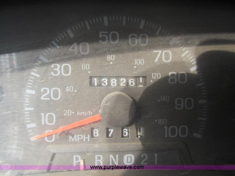 image for item E8134 1998 Ford F150 pickup truck cab and chassis