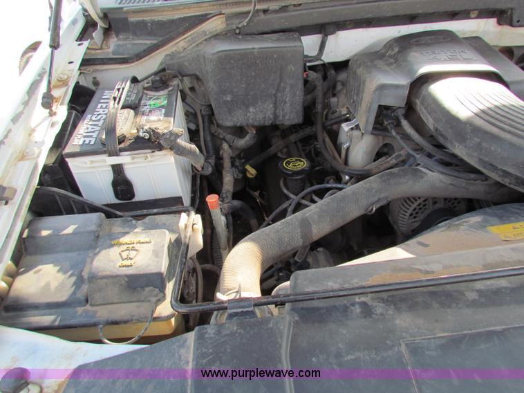 image for item E8134 1998 Ford F150 pickup truck cab and chassis