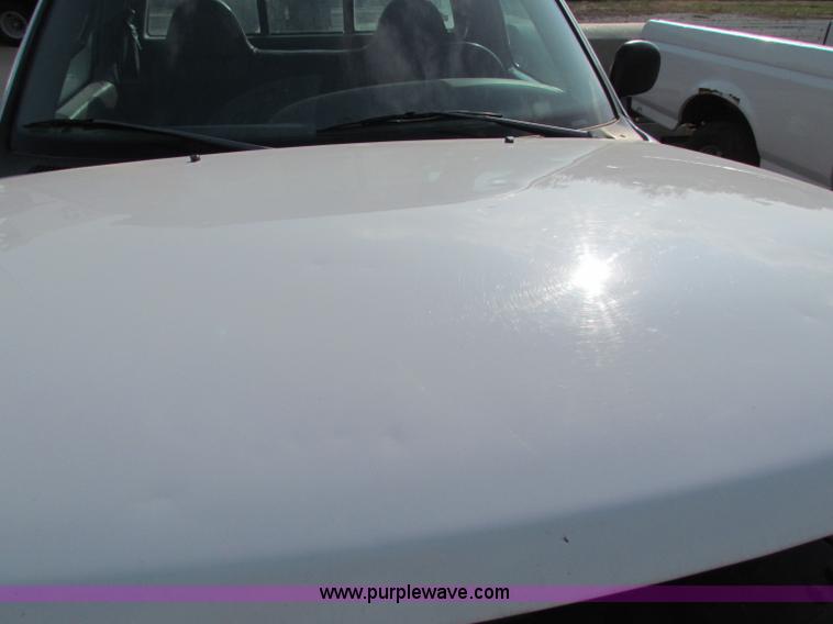 image for item E8134 1998 Ford F150 pickup truck cab and chassis