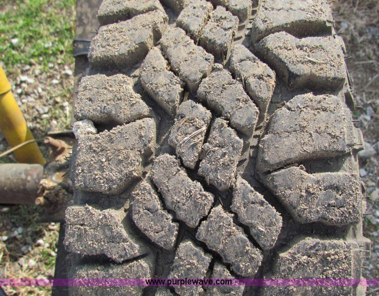 image for item E8134 1998 Ford F150 pickup truck cab and chassis