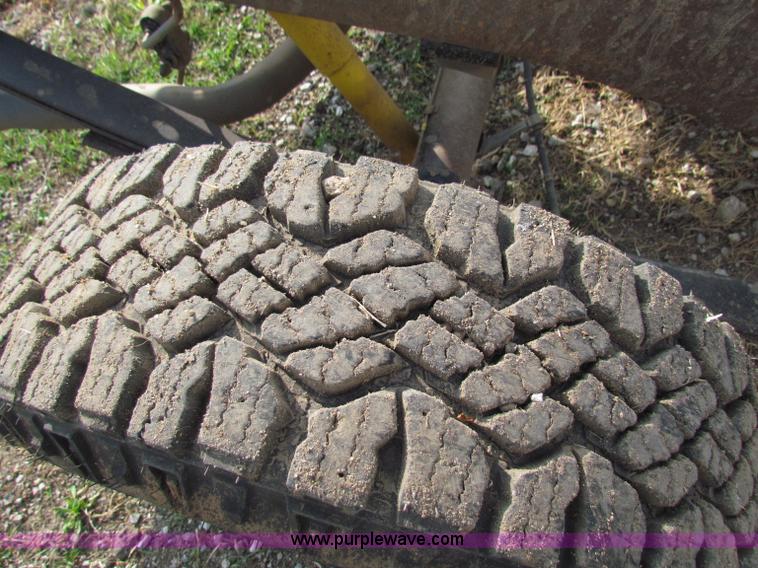 image for item E8134 1998 Ford F150 pickup truck cab and chassis