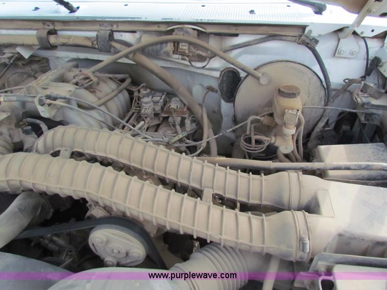 image for item E8135 1994 Ford F150 pickup truck