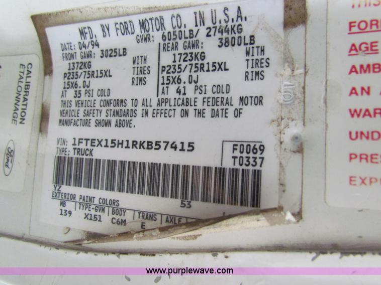 image for item E8135 1994 Ford F150 pickup truck