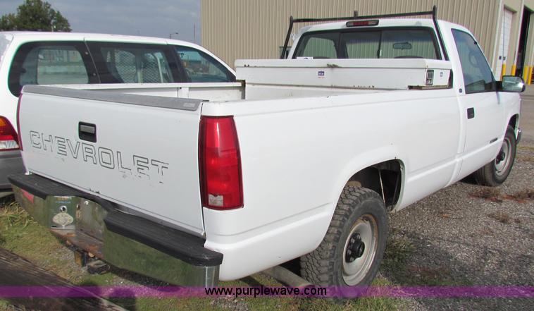 image for item E8137 1997 Chevrolet C2500 pickup truck