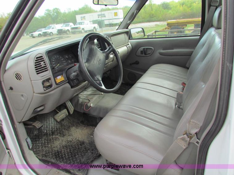 image for item E8137 1997 Chevrolet C2500 pickup truck