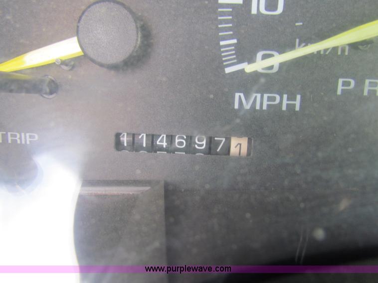 image for item E8137 1997 Chevrolet C2500 pickup truck