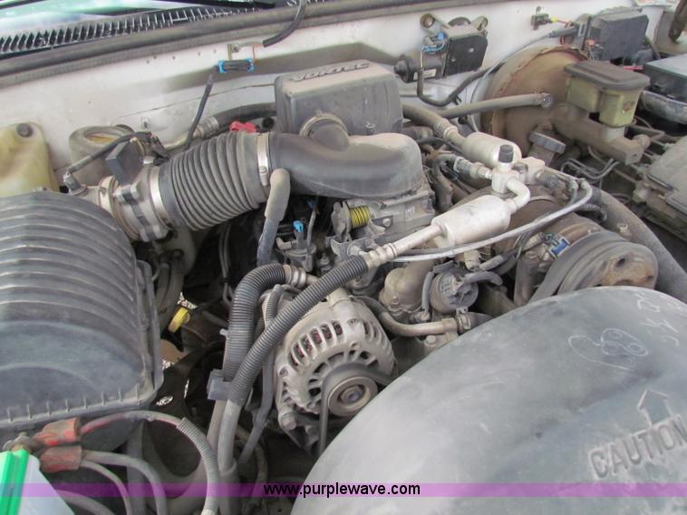 image for item E8137 1997 Chevrolet C2500 pickup truck