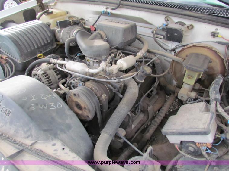 image for item E8137 1997 Chevrolet C2500 pickup truck