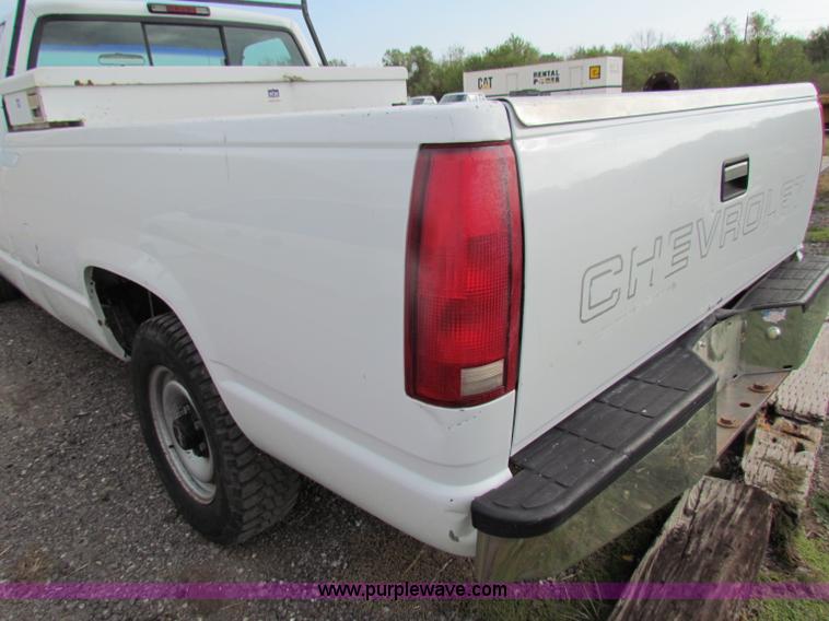 image for item E8137 1997 Chevrolet C2500 pickup truck