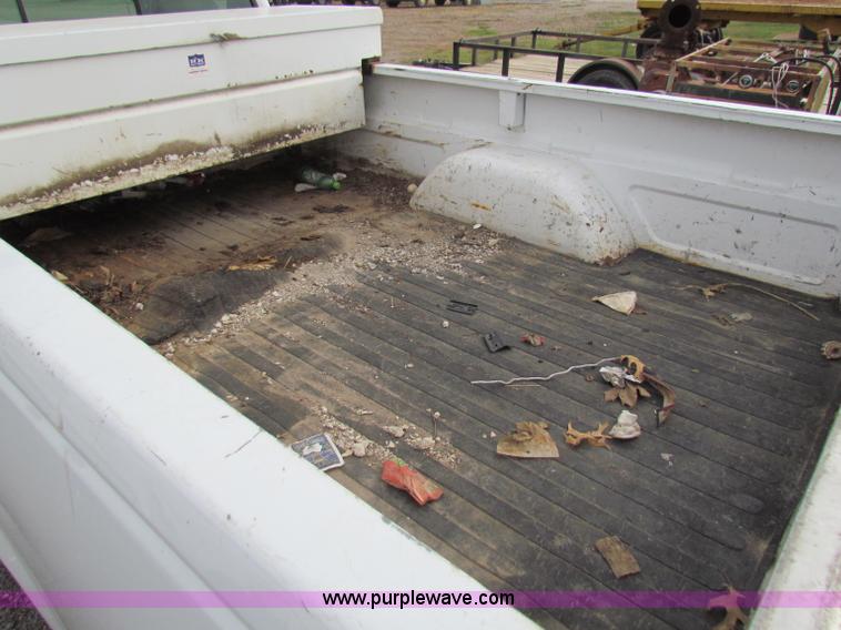 image for item E8137 1997 Chevrolet C2500 pickup truck